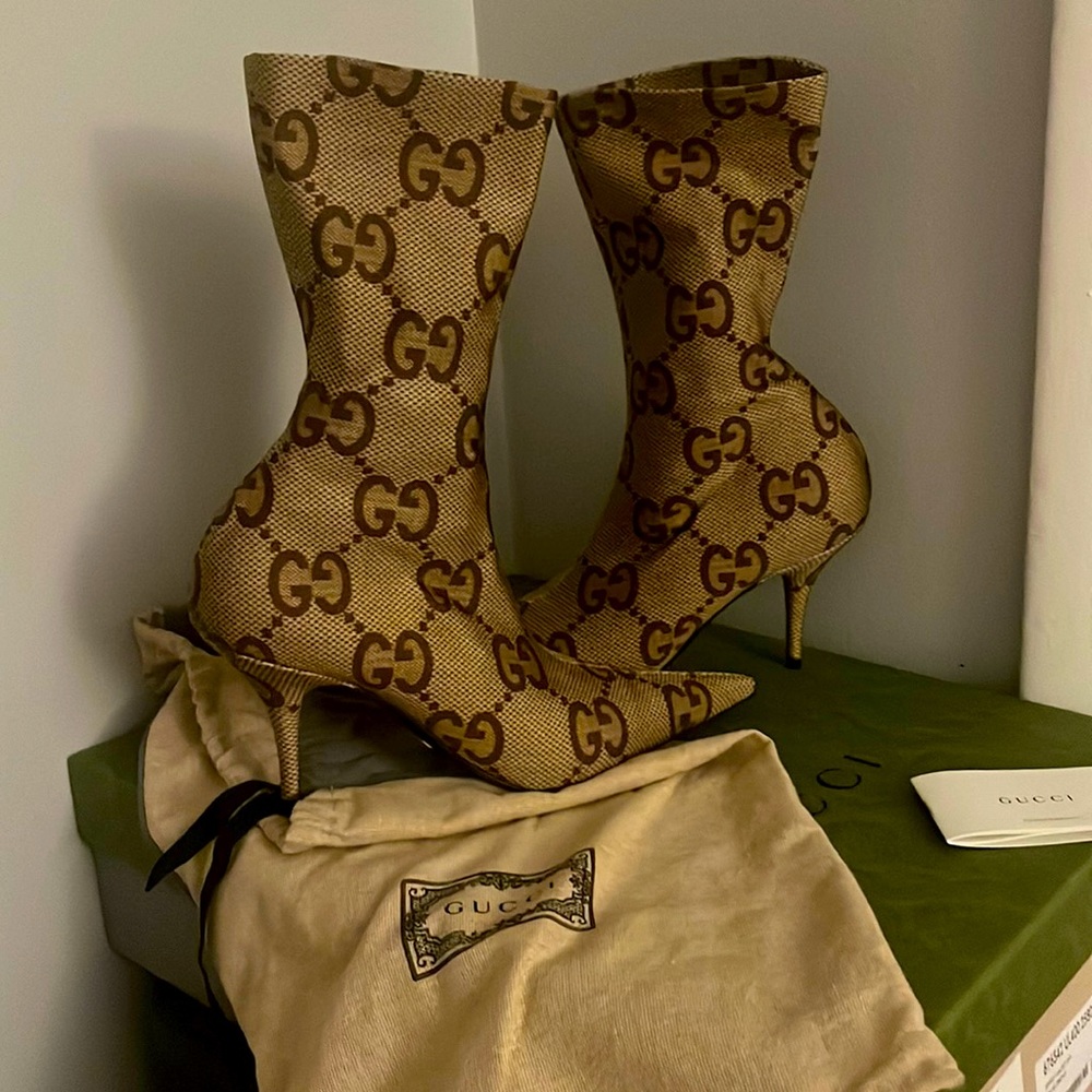 Gucci boots worn once authentic box and dust bags included